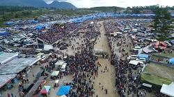 Suasana Perlombaan Tahunan di Lapangan Pacuan Kuda Karang Rejo Kabupaten Bener Meriah